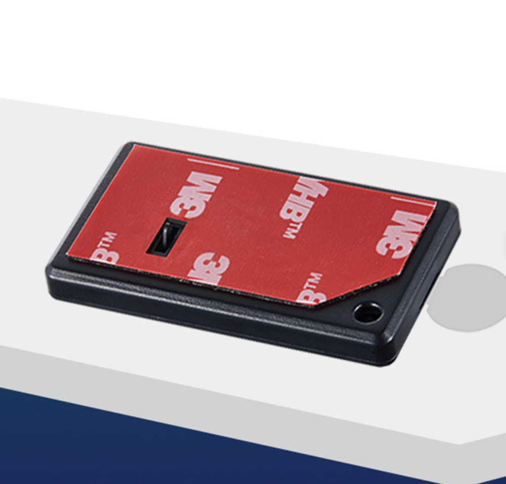 BLE Tag YK10B818(W) – Rückseite mit Klebefläche